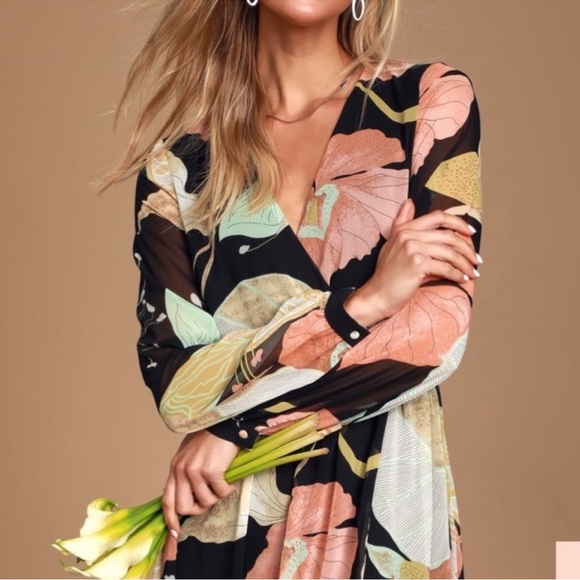Lulu’s Floral maxi dress with slit - Picture 4 of 5